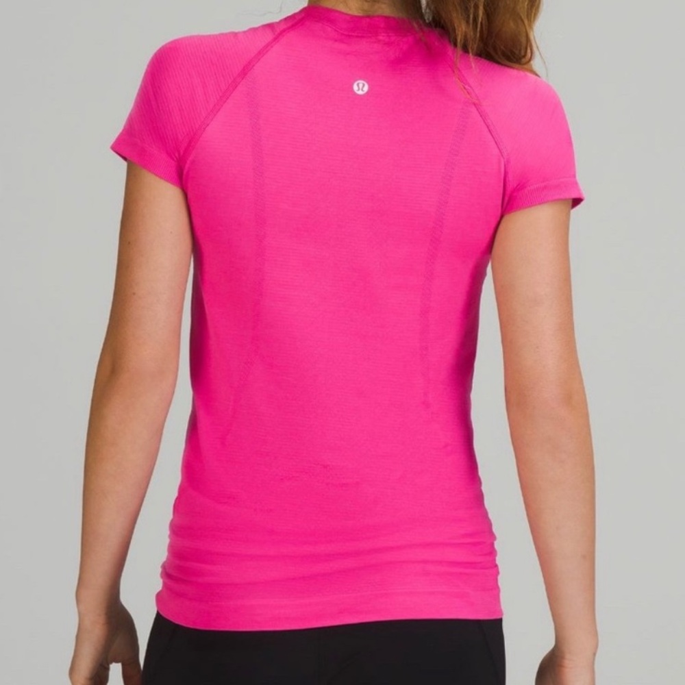 ⭐️NWT Lululemon Sonic Pink Swiftly Tech short sleeve shirt 2.0⭐️ - Picture 3 of 6